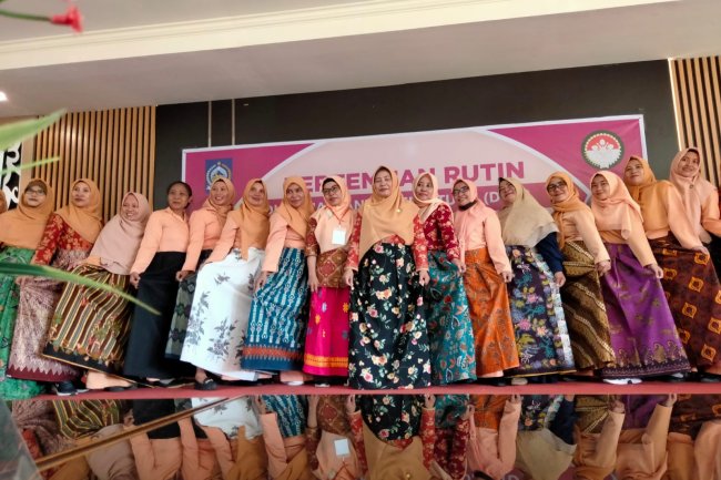 Kegiatan Dharma Wanita Persatuan Dinas Dikbud Lombok Barat Mataram