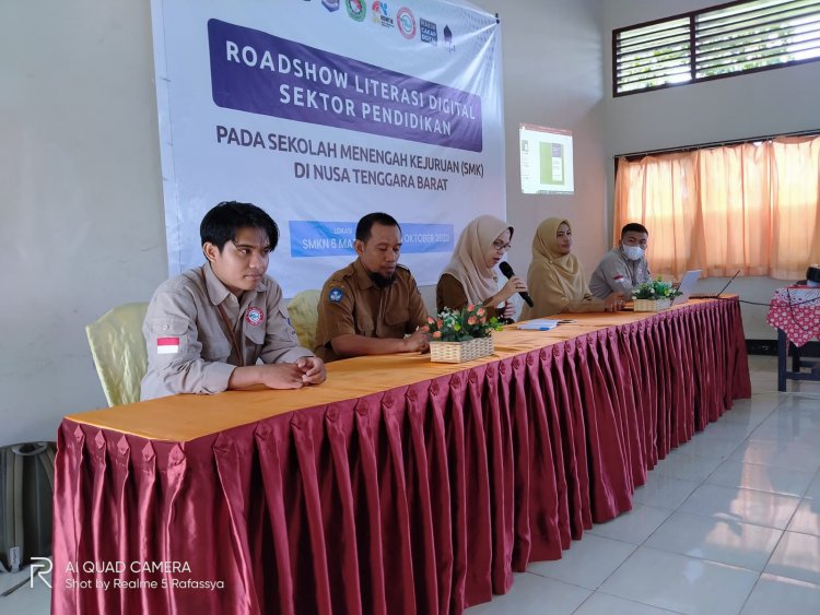 ROADSHOW LITERASI DIGITAL SEKTOR PENDIDIKAN