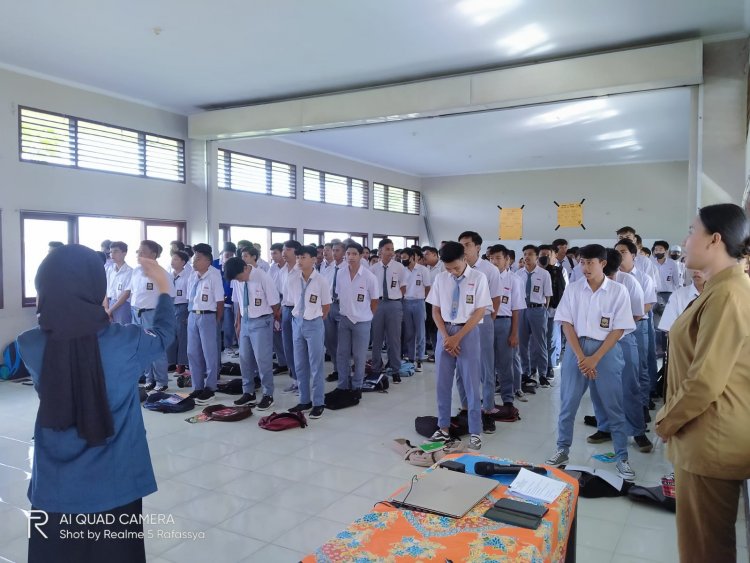 ROADSHOW LITERASI DIGITAL SEKTOR PENDIDIKAN