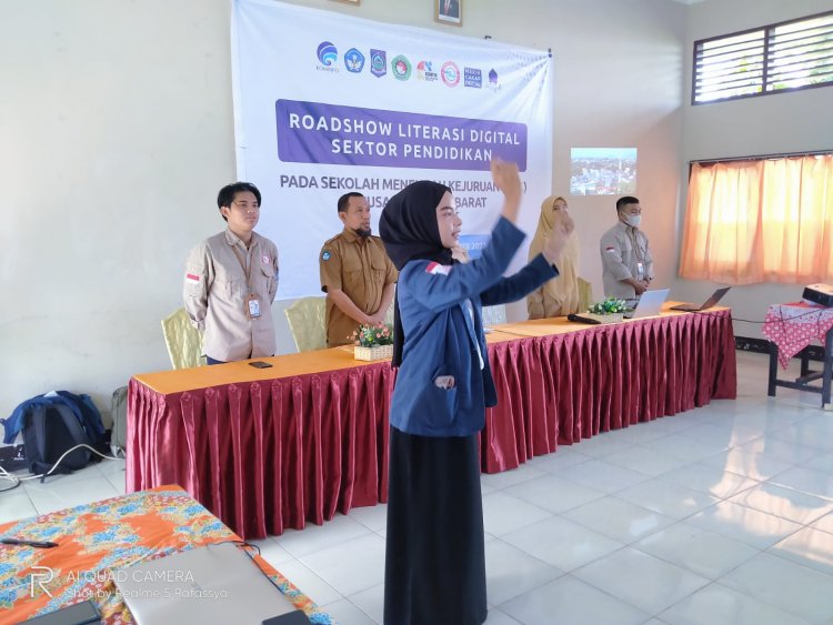 ROADSHOW LITERASI DIGITAL SEKTOR PENDIDIKAN
