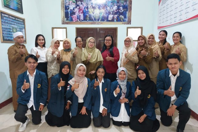 7 MAHASISWA UNRAM TERJUN LANGSUNG KE SMK NEGERI 6 MATARAM DALAM PROGRAM PLP