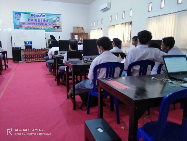 Kegiatan Pembelajaran Jarak Jauh (PJJ) Komatsu Class Program Link N Match SMKN 6 Mataram - PT. Komatsu Indonesia