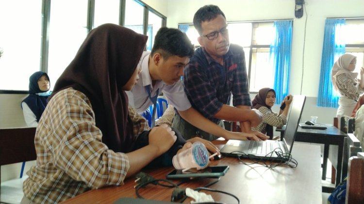 Penggunaan Aplikasi Perangkat Lunak AutoCAD  dan Alat Ukur Digital pada Program Keahlian Teknik Konstruksi dan Properti