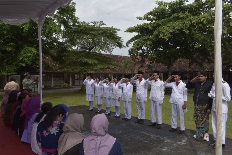 UPACARA HARI GURU (HGN) SMK NEGERI 6 MATARAM