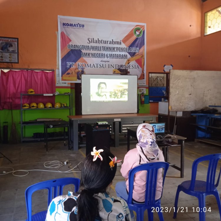 Silaturahim dengan orang tua wali siswa untuk mempererat kerjasama pembentukan karakter siswa dan semaangat,dalam upaya meningkatkan kualitas peserta didik bersama PT. KOMATSU