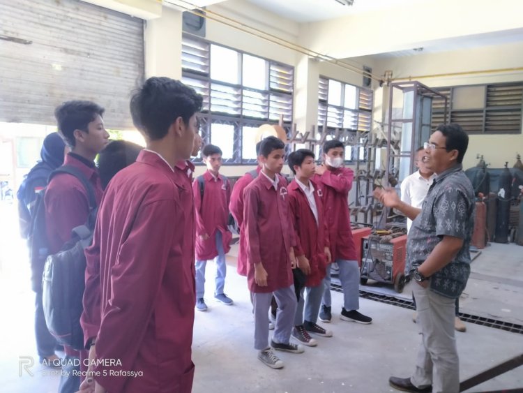 WISATA BELAJAR SMK NEGERI 6 MATARAM KE UNIVERSITAS MATARAM