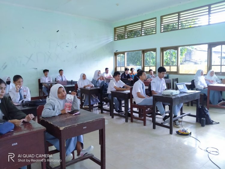 SOSIALISASI INSTITUT BISNIS DAN TEKNOLOGI INDONESIA (INSTIKI)  DI SMK NEGERI 6 MATARAM
