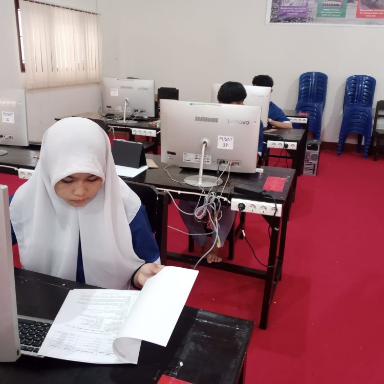 SMK NEGERI 6 MATARAM MELAKSANKAN UJI KOMPETENSI KEAHLIAN(UKK) TAHUN AJARAN 2023