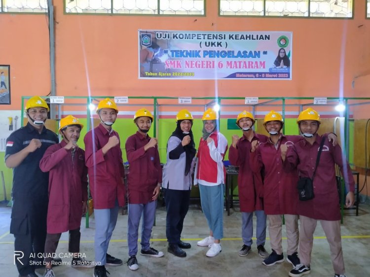 SMK NEGERI 6 MATARAM MELAKSANKAN UJI KOMPETENSI KEAHLIAN(UKK) TAHUN AJARAN 2023
