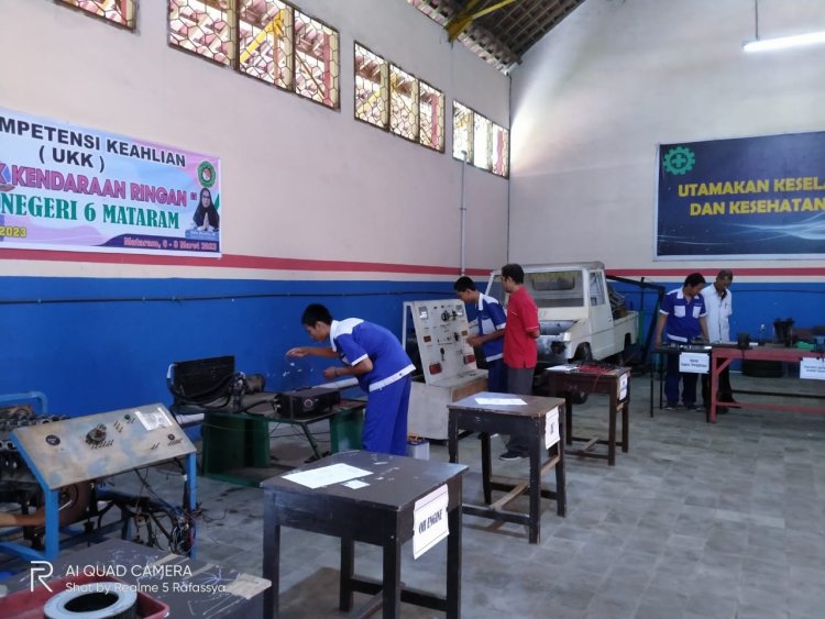 SMK NEGERI 6 MATARAM MELAKSANKAN UJI KOMPETENSI KEAHLIAN(UKK) TAHUN AJARAN 2023