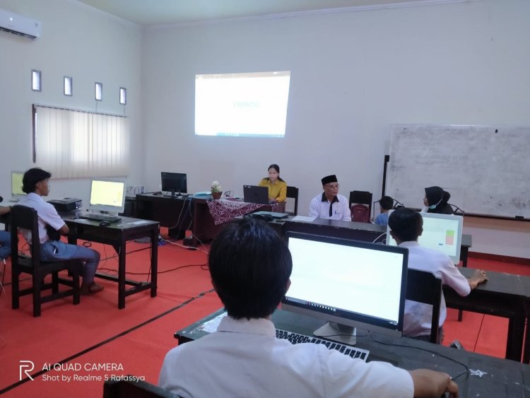 SMK NEGERI 6 MELAKSANAAN UJIAN SEKOLAH BERBASIS KOMPUTER (USBK)