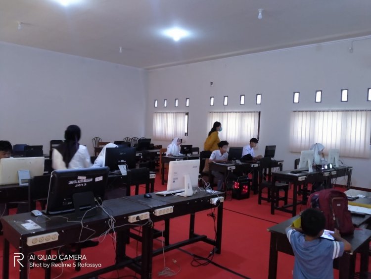 SMK NEGERI 6 MELAKSANAAN UJIAN SEKOLAH BERBASIS KOMPUTER (USBK)