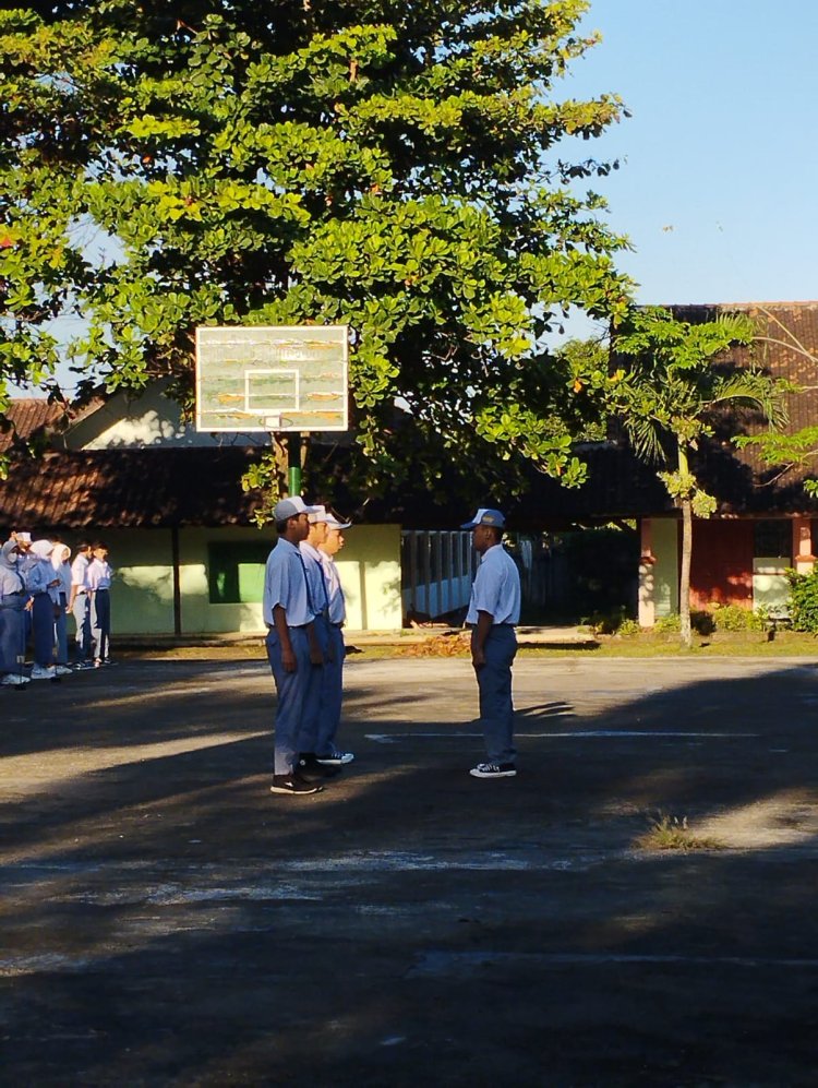 SMK NEGERI 6 MATARAM MELAKSANAKAN UPACARA HARI PERTAMA MASUK SEKOLAH TAHUN PELAJARAN 2023/2024