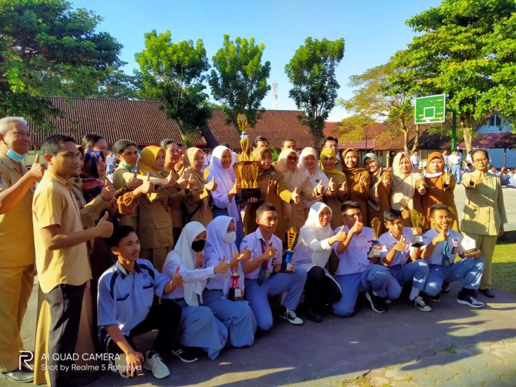 UPACARA BENDERA SMK NEGERI 6 MATARAM SENIN 17 JULI TAHUN 2023