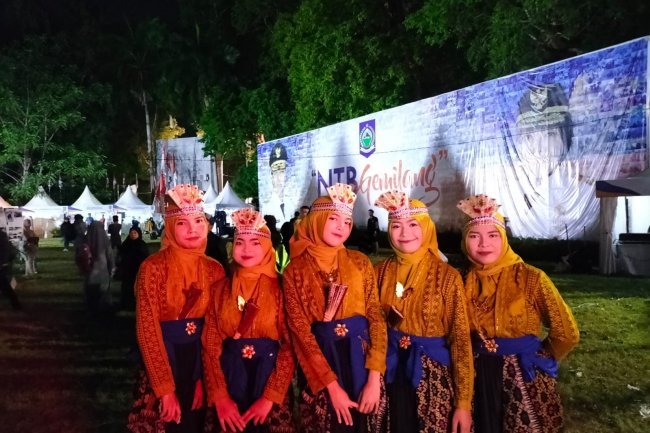 SMKN 6 Mataram Raih Prestasi Gemilang dalam Lomba Tari Kreasi di Expo NTB Gemilang