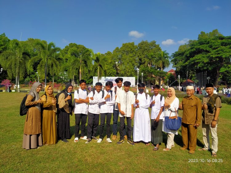 SMK Negeri 6 Mataram mengikuti Shalat Istisqa' Bersama Jajaran Pemerintah Provinsi NTB