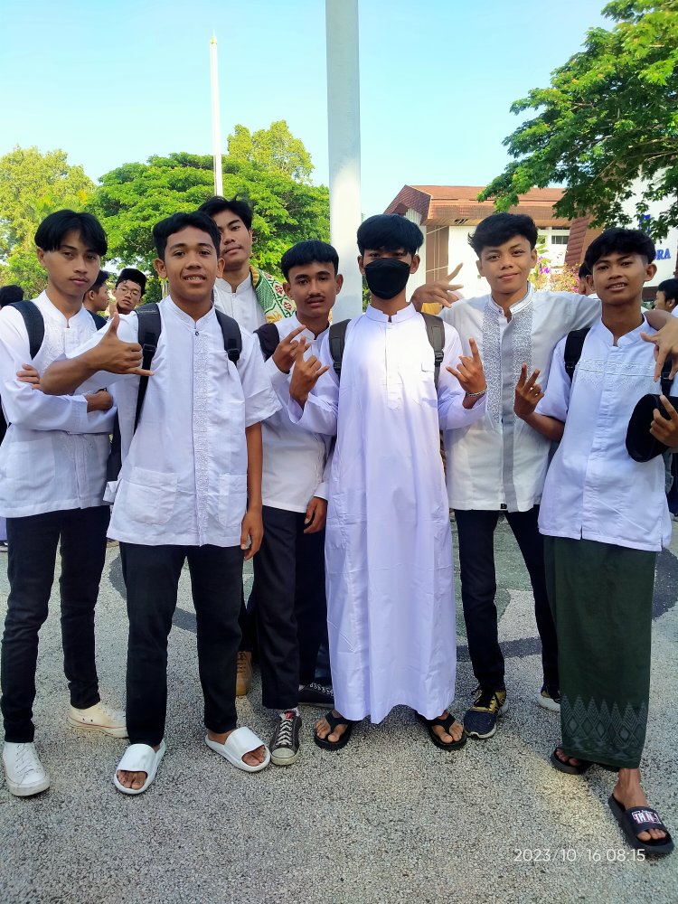 SMK Negeri 6 Mataram mengikuti Shalat Istisqa' Bersama Jajaran Pemerintah Provinsi NTB