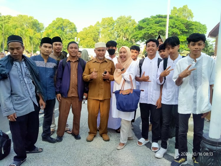 SMK Negeri 6 Mataram mengikuti Shalat Istisqa' Bersama Jajaran Pemerintah Provinsi NTB