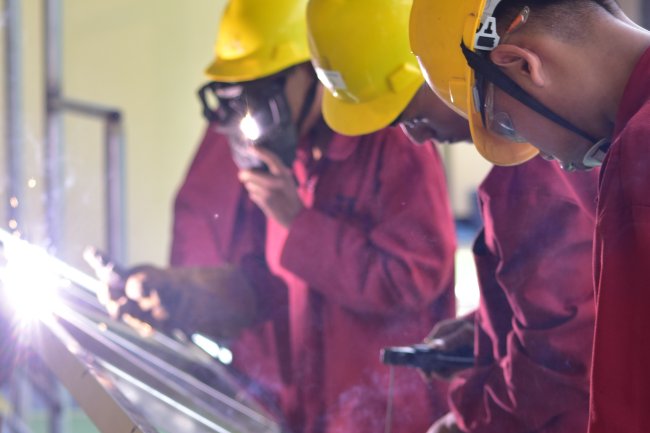 SMKN 6 Mataram Dukung Home Industri Lewat Kompetensi Keahlian Teknik Pengelasan
